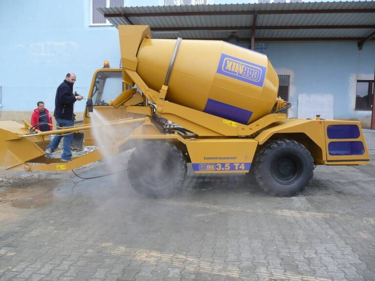Samonakládací autodomíchávač CARMIX  3,5 TT + horizontální silo o objemu 26m3