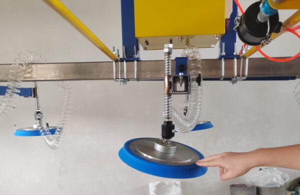 Vakuový přísavný manipulátor plechu PS-FE1600-8