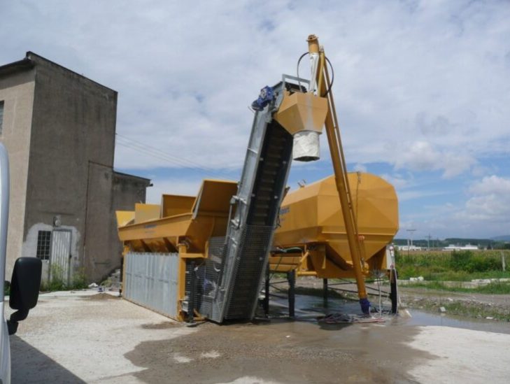 mobilni-betonarka-3-komorovy-zasobnik-silo-28m3