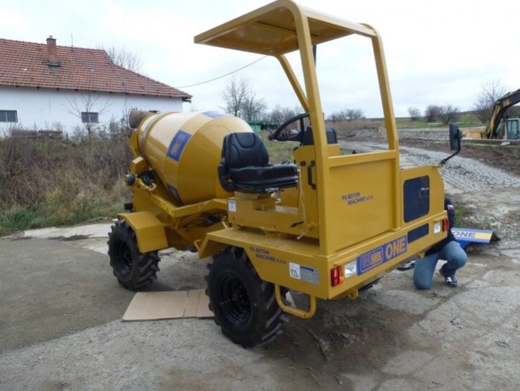 samonakladaci-autodomichavac-carmix-one-s-bezpecnostni-upravou-pro-provoz-v-podzemi